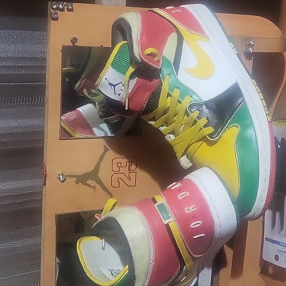 Jordan 1 RaRe Glow n the Dark (custom) - Picture 4 of 4